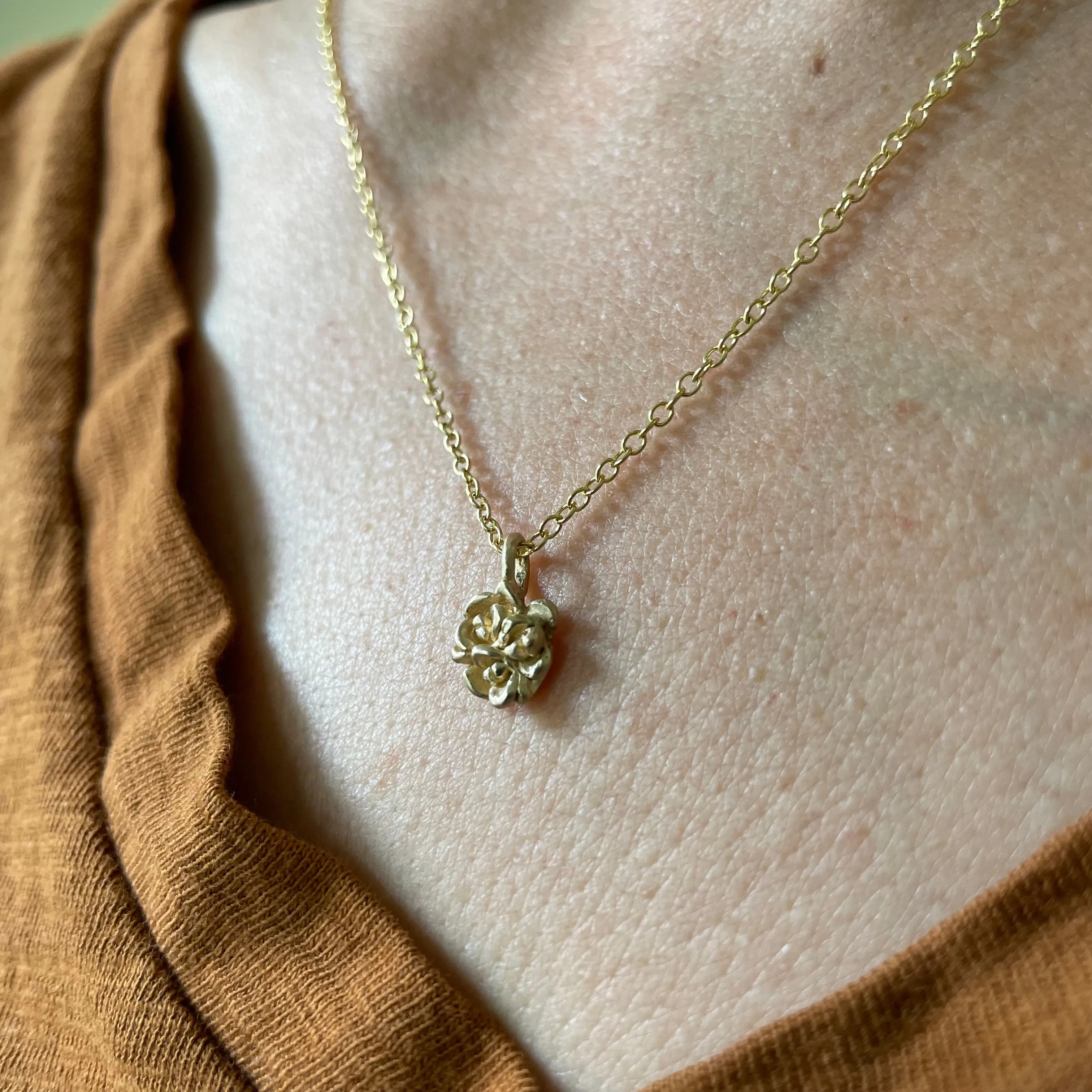 14K GOLD SUCCULENT PENDANT