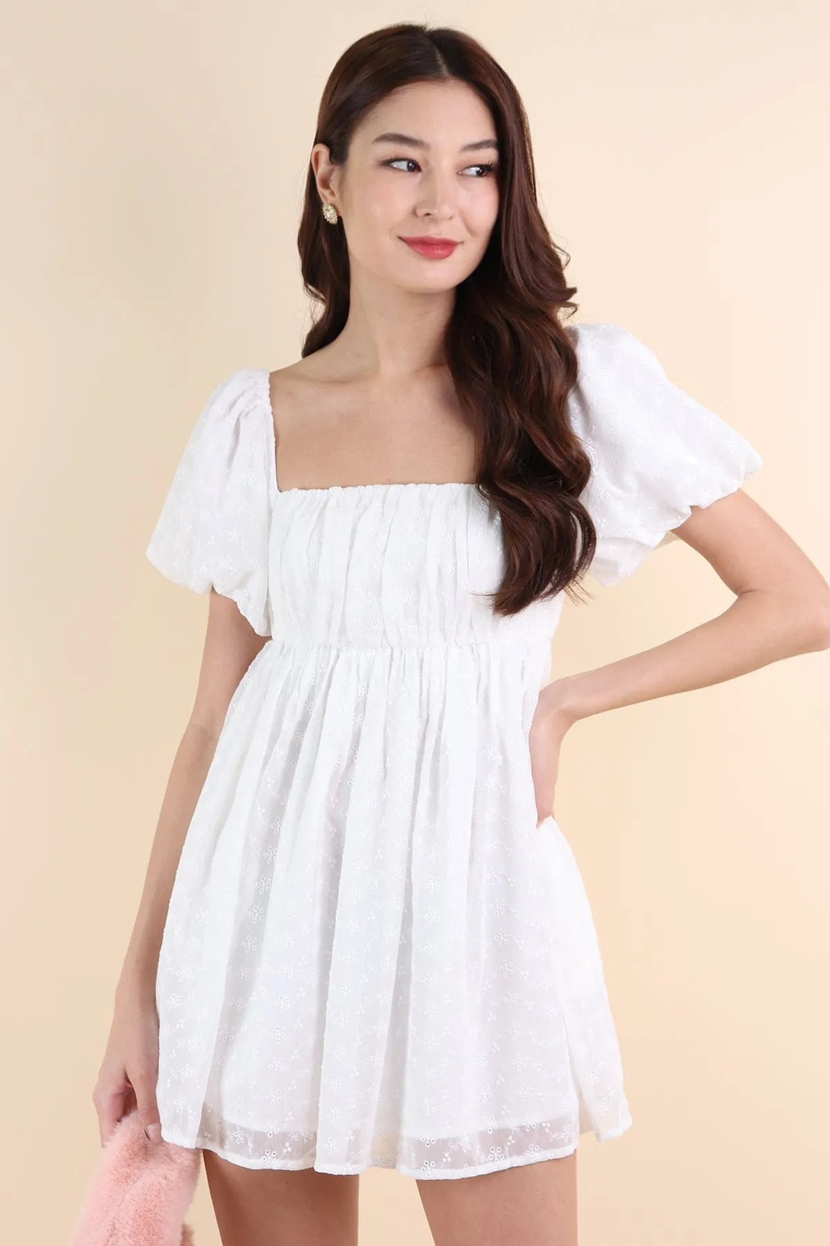 KYRIE PUFF SLEEVE RUCHED EYELET DRESS IN WHITE