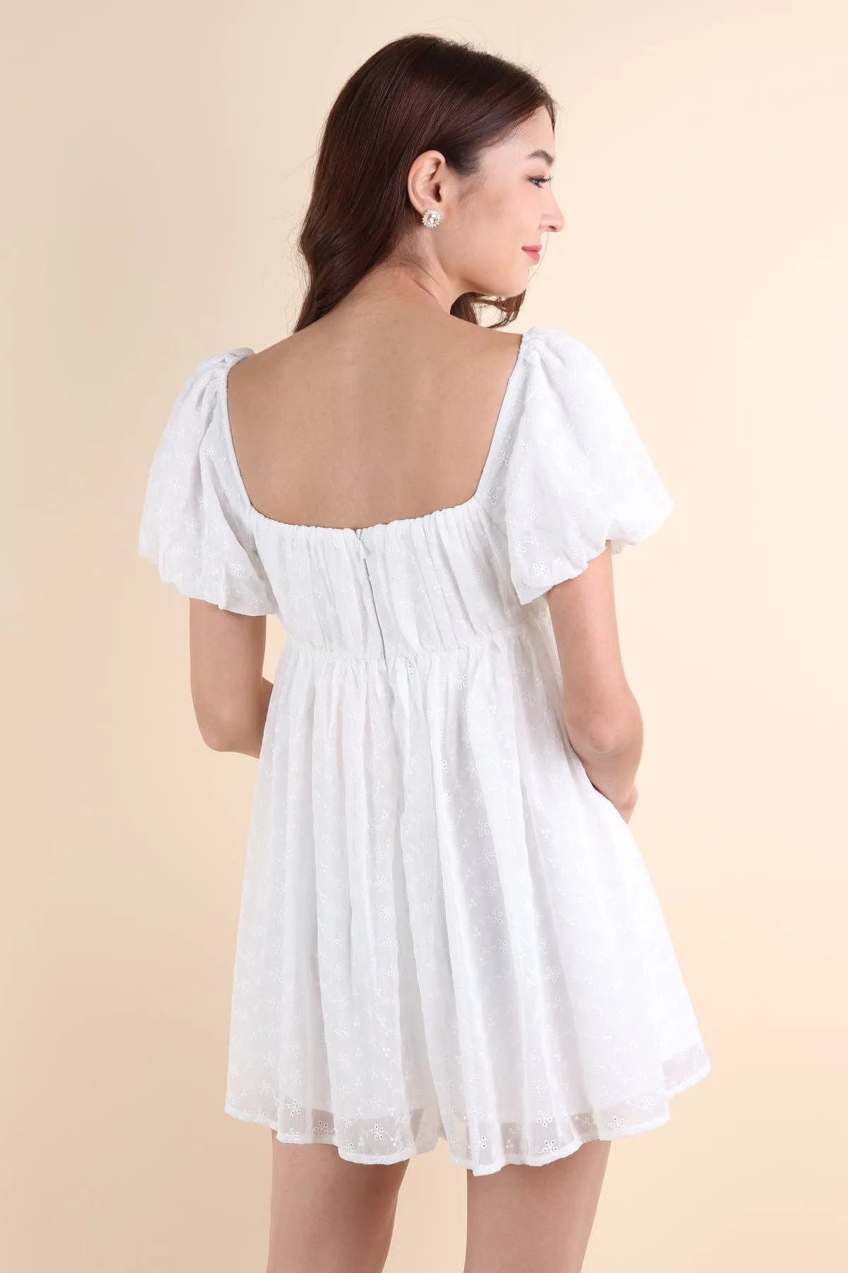 KYRIE PUFF SLEEVE RUCHED EYELET DRESS IN WHITE