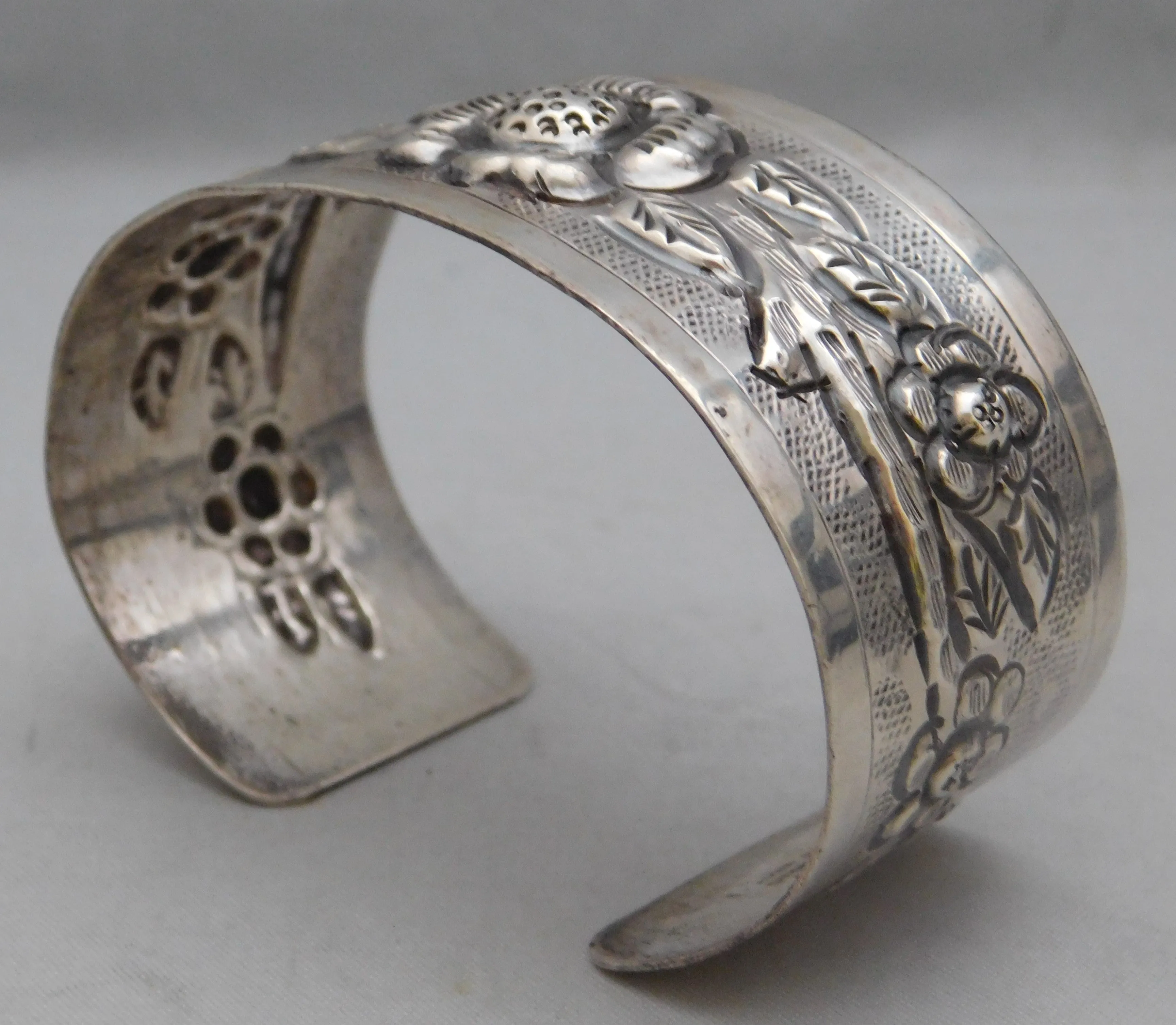 Large Stunning Sterling Silver Mexico Flower Repousse Cuff Bracelet...7.5" Wrist