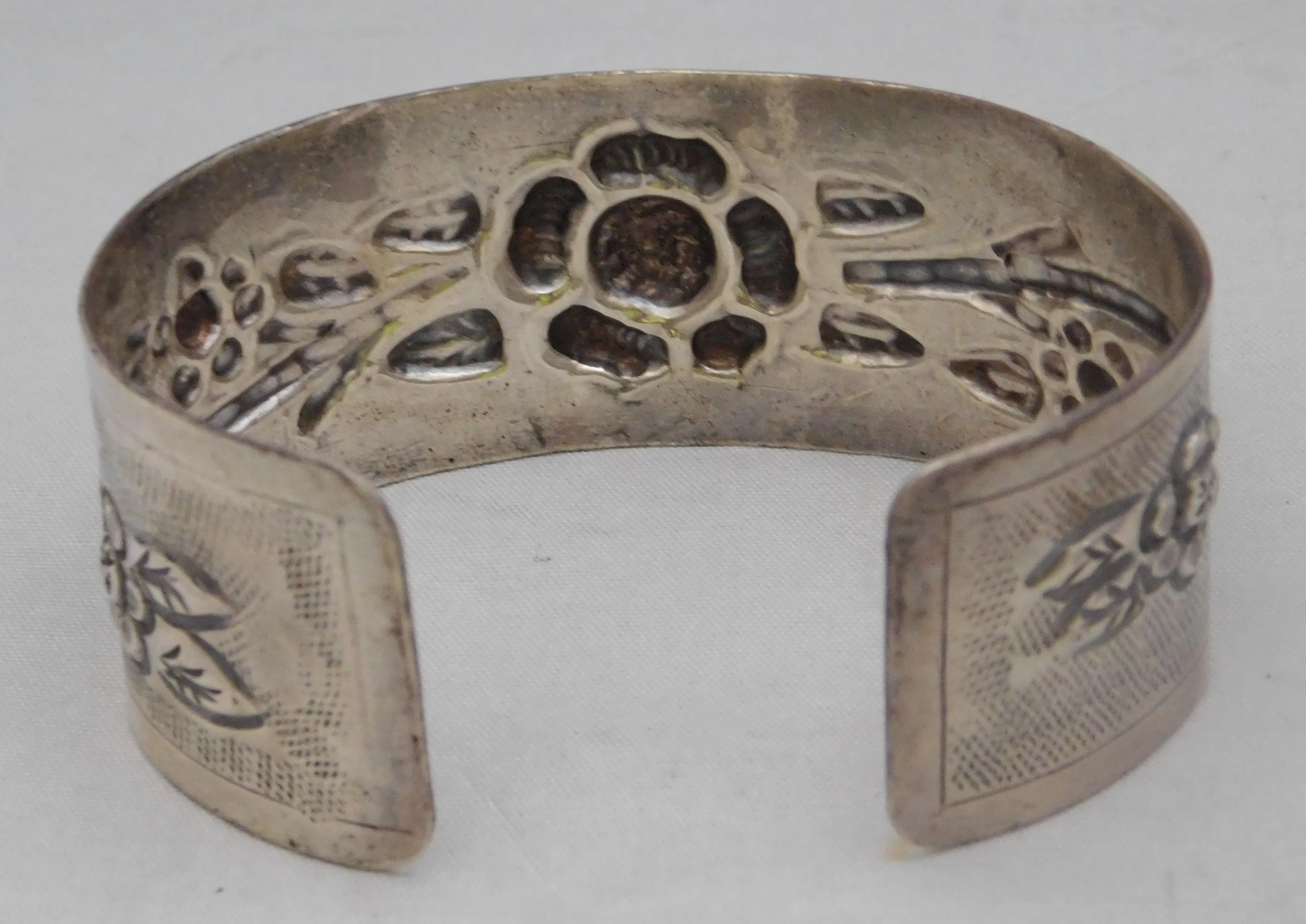 Large Stunning Sterling Silver Mexico Flower Repousse Cuff Bracelet...7.5" Wrist